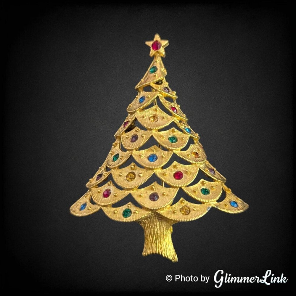 Vintage Jj Multicolor Rhinestone Christmas Tree Holiday Gold Tone Brooch Pin